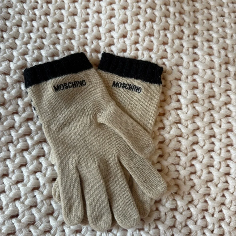 Love Moschino Black and Cream Mittens/ Wool gloves